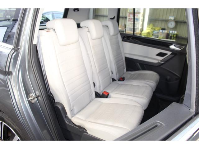 ゴルフトゥーラン ＴＤＩ　プレミアム　禁煙車／白革シート／純正９．２インチナビ／バックカメラ／フルセグ／レーダークルーズコントロール／ルーフレール／パワーバックドア／ＢＳＭ／ＥＴＣ２．０／パドルシフト／パワーシート／シートヒーター／ターボ（52枚目）