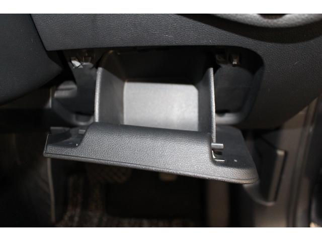 ゴルフトゥーラン ＴＤＩ　プレミアム　禁煙車／白革シート／純正９．２インチナビ／バックカメラ／フルセグ／レーダークルーズコントロール／ルーフレール／パワーバックドア／ＢＳＭ／ＥＴＣ２．０／パドルシフト／パワーシート／シートヒーター／ターボ（59枚目）