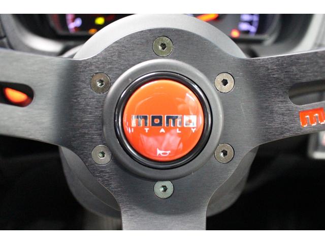 ノート ニスモ　Ｓ　禁煙車／５速ＭＴ車／レカロシート／カーボンボンネット／３Ｄリアウィング／社外マフラー／ＭＯＭＯステアリング／ＲＡＹＳ１６インチアルミホイール／ハーフレザー／社外ディスプレイオーディオ／バックカメラ（16枚目）