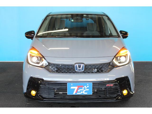 フィット ｅ：ＨＥＶ　ＲＳ　禁煙車／ホンダセンシング／純正９インチナビ／ハーフレザーシート／バックカメラ／ＥＮＫＥＩ１６インチホイール／クリアランスソナー／レーダークルーズコントロール／レーンキープアシスト／ＬＥＤヘッドライト（17枚目）