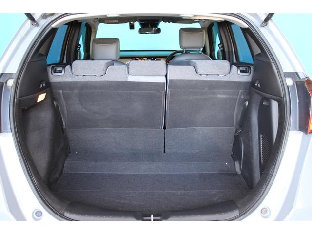 フィット ｅ：ＨＥＶ　ＲＳ　禁煙車／ホンダセンシング／純正９インチナビ／ハーフレザーシート／バックカメラ／ＥＮＫＥＩ１６インチホイール／クリアランスソナー／レーダークルーズコントロール／レーンキープアシスト／ＬＥＤヘッドライト（41枚目）