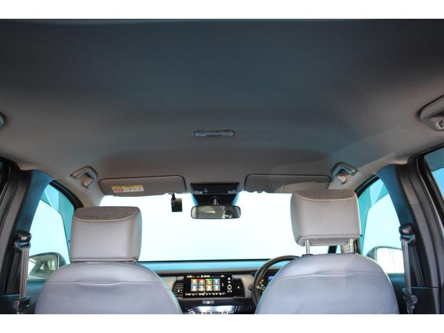 フィット ｅ：ＨＥＶ　ＲＳ　禁煙車／ホンダセンシング／純正９インチナビ／ハーフレザーシート／バックカメラ／ＥＮＫＥＩ１６インチホイール／クリアランスソナー／レーダークルーズコントロール／レーンキープアシスト／ＬＥＤヘッドライト（43枚目）