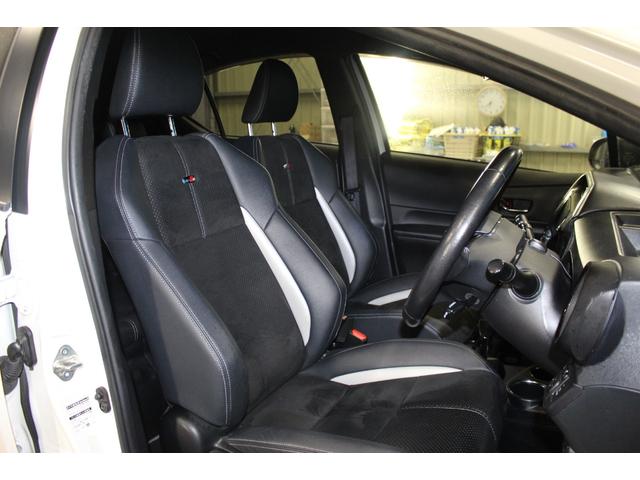 アクア Ｇ　ＧＲスポーツ・１７インチパッケージ　禁煙車／ＧＲ専用エアロ／専用足回り／専用内装／クルーズコントロール／純正９インチナビ／ハーフレザーシート／ＬＥＤ／オートマチックハイビーム／純正ＯＰ１７ＡＷ／レーンキープアシスト／パークアシスト（7枚目）