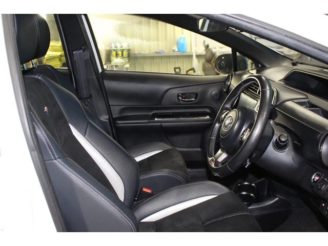 アクア Ｇ　ＧＲスポーツ・１７インチパッケージ　禁煙車／ＧＲ専用エアロ／専用足回り／専用内装／クルーズコントロール／純正９インチナビ／ハーフレザーシート／ＬＥＤ／オートマチックハイビーム／純正ＯＰ１７ＡＷ／レーンキープアシスト／パークアシスト（8枚目）