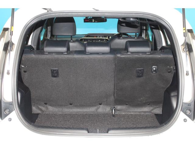 アクア Ｇ　ＧＲスポーツ・１７インチパッケージ　禁煙車／ＧＲ専用エアロ／専用足回り／専用内装／クルーズコントロール／純正９インチナビ／ハーフレザーシート／ＬＥＤ／オートマチックハイビーム／純正ＯＰ１７ＡＷ／レーンキープアシスト／パークアシスト（9枚目）