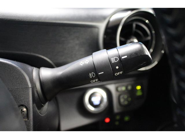 アクア Ｇ　ＧＲスポーツ・１７インチパッケージ　禁煙車／ＧＲ専用エアロ／専用足回り／専用内装／クルーズコントロール／純正９インチナビ／ハーフレザーシート／ＬＥＤ／オートマチックハイビーム／純正ＯＰ１７ＡＷ／レーンキープアシスト／パークアシスト（18枚目）