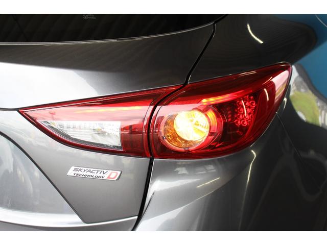 アクセラスポーツ ２２ＸＤ　Ｌパッケージ　ＢＯＳＥサウンド／禁煙／６速マニュアル／サンルーフ／マツダコネクトナビ／ターボ／パワーシート／ステアリングヒーター／シートヒーター／純正１８インチＡＷ／ＥＴＣ／バックカメラ／Ｂｌｕｅｔｏｏｔｈ接続／（42枚目）