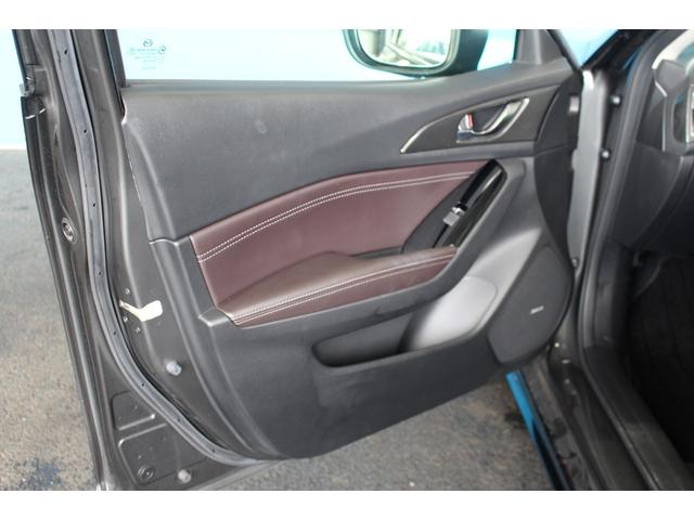 アクセラスポーツ ２２ＸＤ　Ｌパッケージ　ＢＯＳＥサウンド／禁煙／６速マニュアル／サンルーフ／マツダコネクトナビ／ターボ／パワーシート／ステアリングヒーター／シートヒーター／純正１８インチＡＷ／ＥＴＣ／バックカメラ／Ｂｌｕｅｔｏｏｔｈ接続／（49枚目）