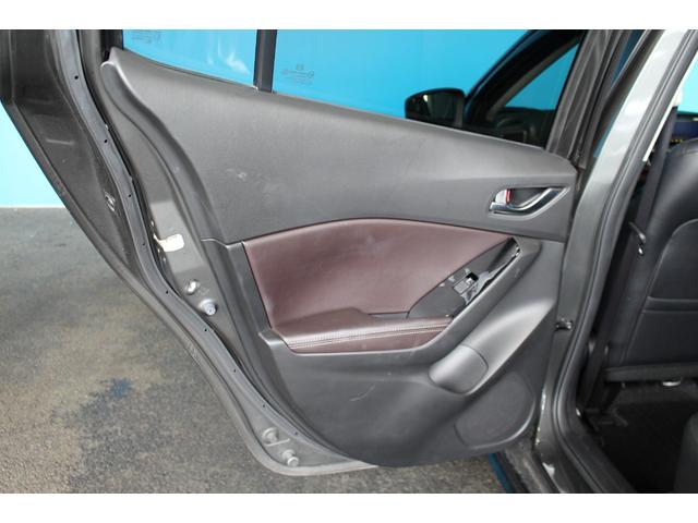 アクセラスポーツ ２２ＸＤ　Ｌパッケージ　ＢＯＳＥサウンド／禁煙／６速マニュアル／サンルーフ／マツダコネクトナビ／ターボ／パワーシート／ステアリングヒーター／シートヒーター／純正１８インチＡＷ／ＥＴＣ／バックカメラ／Ｂｌｕｅｔｏｏｔｈ接続／（50枚目）