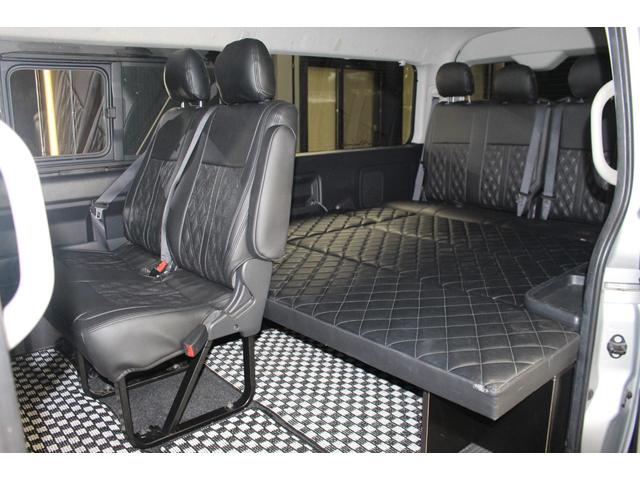 ハイエースワゴン GL 禁煙車/後期/4型/ベットキット付/後席モニター/LEDヘッドライト/社外16AW/レザー調シートカバー/オートライト/ウォークスルー/左パワースライドドア/スマートキー/バックカメラ/ブルートゥース(7枚目)