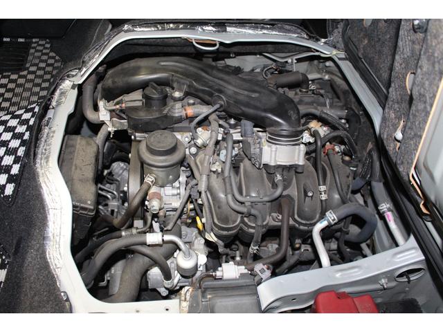 ハイエースワゴン GL 禁煙車/後期/4型/ベットキット付/後席モニター/LEDヘッドライト/社外16AW/レザー調シートカバー/オートライト/ウォークスルー/左パワースライドドア/スマートキー/バックカメラ/ブルートゥース(11枚目)