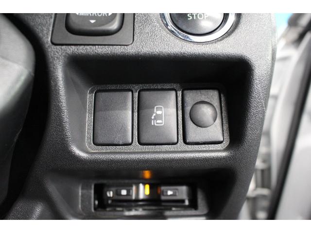 ハイエースワゴン GL 禁煙車/後期/4型/ベットキット付/後席モニター/LEDヘッドライト/社外16AW/レザー調シートカバー/オートライト/ウォークスルー/左パワースライドドア/スマートキー/バックカメラ/ブルートゥース(19枚目)