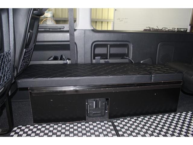 ハイエースワゴン GL 禁煙車/後期/4型/ベットキット付/後席モニター/LEDヘッドライト/社外16AW/レザー調シートカバー/オートライト/ウォークスルー/左パワースライドドア/スマートキー/バックカメラ/ブルートゥース(63枚目)