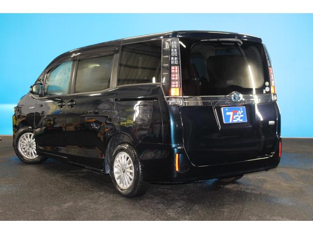 ヴォクシー ハイブリッドV 禁煙車/後席モニター/純正9インチナビ/バックカメラ/フルセグ/両側パワースライドドア/クルーズコントロール/シートヒーター/純正15AW/セーフティセンスC/ワイヤレス充電/ブルートゥース接続/(41枚目)