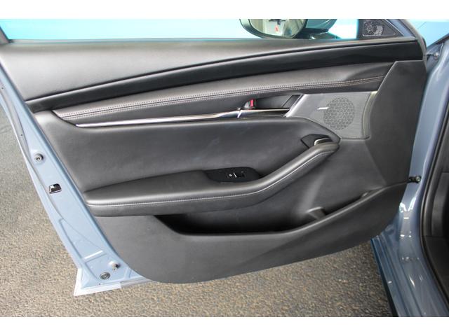 ＭＡＺＤＡ３ファストバック ２０Ｓ　Ｌパッケージ　禁煙車／ＢＯＳＥ／全周囲カメラ／スマートブレーキサポート／ブラインドスポットモニター／ヘッドアップディスプレイ／パドルシフト／シートメモリー／ステアリングヒーター／社外１８ＡＷ／革シート／寒冷地仕様（43枚目）
