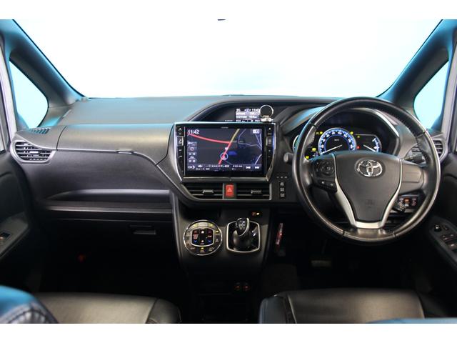 ヴォクシー ハイブリッドV 禁煙車/7人乘り/ALPINE10インチナビ/バックカメラ/フルセグ/両側パワースライドドア/クルーズコントロール/シートヒーター/プッシュスタート/LEDヘッドライト/ブルートゥース接続/ETC/(6枚目)