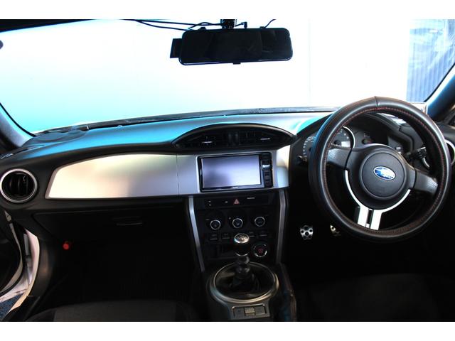 インパネ周りの使用感も少なく、状態の良いお車です！ご不明点やご来店のお際は是非お電話でご連絡下さい！