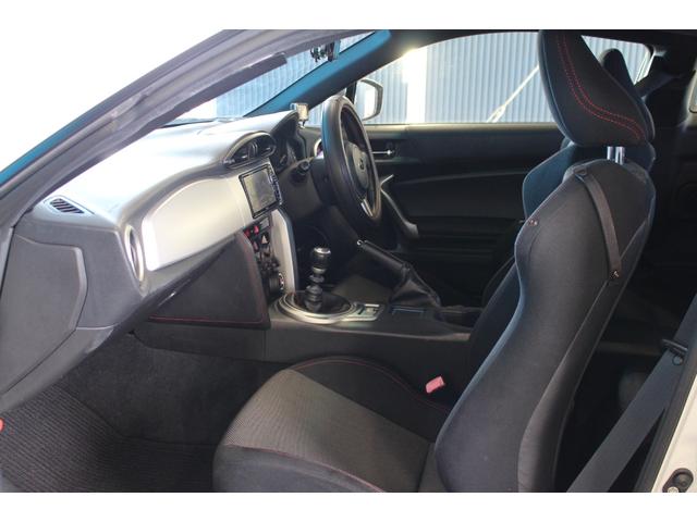 【禁煙車】車内は勿論、シートの焦げ跡や嫌な臭いも御座いません！ご不明点やご来店のお際は是非お電話でご連絡下さい！