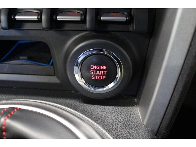 キーを携帯しているだけで、ドアロックの開閉並びにエンジンの始動が可能な装備です！プッシュスタートですのでエンジンの始動もボタンを押すだけです！