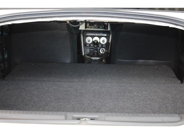 幅・奥行き共に十分なスペースを確保したトランクルームです！日常のお買い物や旅行にも対応したスペースを確保していますので是非現車を確認して下さい！