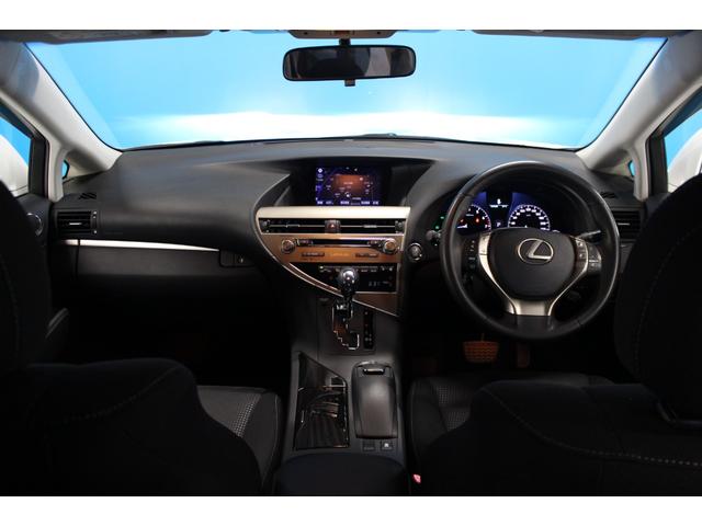 インパネ周りの使用感も少なく、状態の良いお車です！ご不明点やご来店のお際は是非お電話でご連絡下さい！