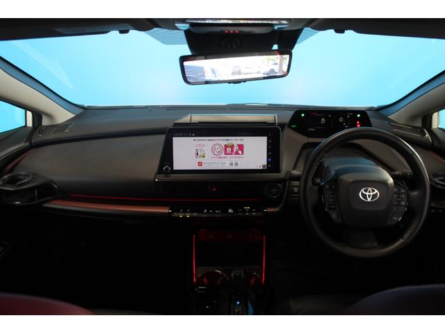 プリウス Ｚ　クールレーシングエアロ／全周囲カメラ／１２．３インチデヒスプレイ／デジタルインナーミラー／レッドイルミネーション／スぺアタイヤ／電動式ゲート／パワーシート／シートヒーター／ＬＥＤヘッドライト／フルセグ（6枚目）