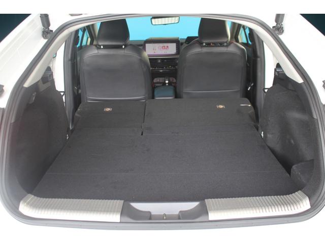 プリウス Ｚ　クールレーシングエアロ／全周囲カメラ／１２．３インチデヒスプレイ／デジタルインナーミラー／レッドイルミネーション／スぺアタイヤ／電動式ゲート／パワーシート／シートヒーター／ＬＥＤヘッドライト／フルセグ（9枚目）