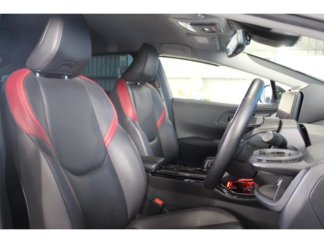 プリウス Ｚ　クールレーシングエアロ／全周囲カメラ／１２．３インチデヒスプレイ／デジタルインナーミラー／レッドイルミネーション／スぺアタイヤ／電動式ゲート／パワーシート／シートヒーター／ＬＥＤヘッドライト／フルセグ（54枚目）