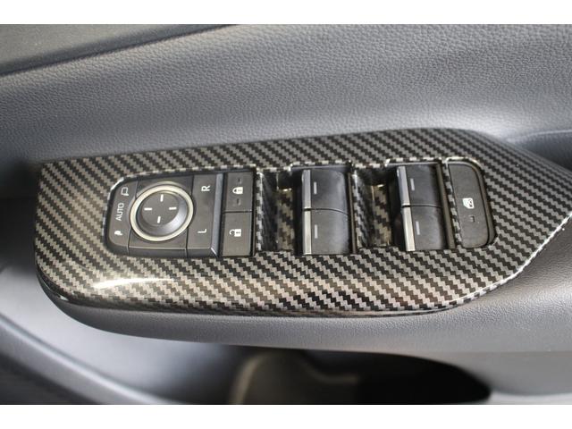 プリウス Ｚ　クールレーシングエアロ／全周囲カメラ／１２．３インチデヒスプレイ／デジタルインナーミラー／レッドイルミネーション／スぺアタイヤ／電動式ゲート／パワーシート／シートヒーター／ＬＥＤヘッドライト／フルセグ（75枚目）