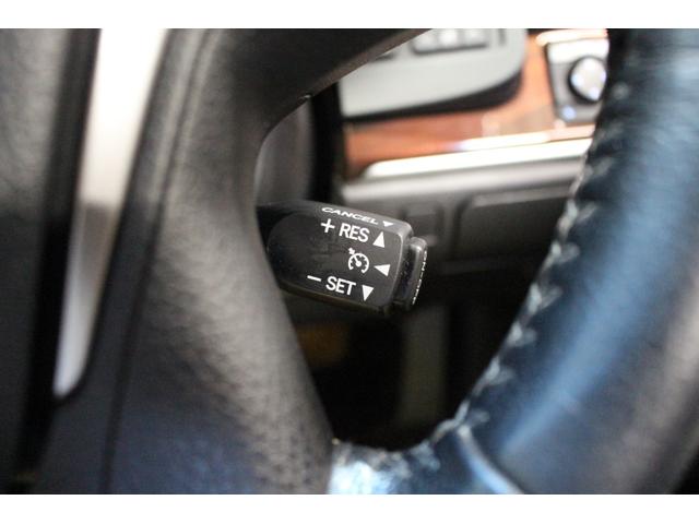 クラウンハイブリッド ロイヤルサルーンG レザーシートパッケージ/クルーズコントロール/オートマチックハイビーム/オートライト/純正17AW/革シート/シートヒーター/シートエアコン/パワーシート/バックカメラ/ブルートゥース/フルセグ(12枚目)