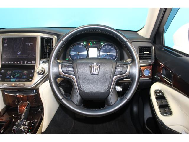 クラウンハイブリッド ロイヤルサルーンG レザーシートパッケージ/クルーズコントロール/オートマチックハイビーム/オートライト/純正17AW/革シート/シートヒーター/シートエアコン/パワーシート/バックカメラ/ブルートゥース/フルセグ(28枚目)