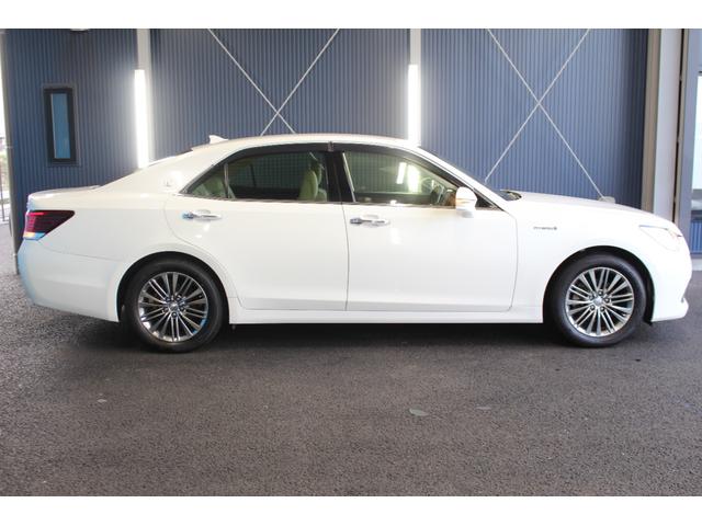 クラウンハイブリッド ロイヤルサルーンG レザーシートパッケージ/クルーズコントロール/オートマチックハイビーム/オートライト/純正17AW/革シート/シートヒーター/シートエアコン/パワーシート/バックカメラ/ブルートゥース/フルセグ(61枚目)