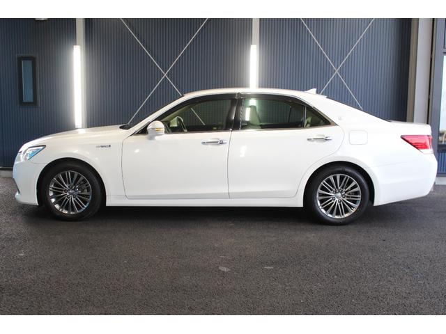 クラウンハイブリッド ロイヤルサルーンG レザーシートパッケージ/クルーズコントロール/オートマチックハイビーム/オートライト/純正17AW/革シート/シートヒーター/シートエアコン/パワーシート/バックカメラ/ブルートゥース/フルセグ(62枚目)