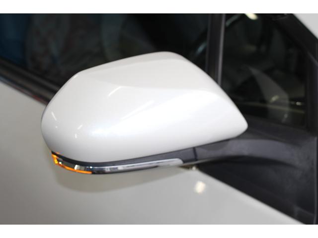 プリウス Ａツーリングセレクション　禁煙車／セーフティセンス／レーダークルーズ／クリアランスソナー／バックカメラ／純正９インチナビ／革シート／シートヒーター／社外ＣＡＲＬＳＳＯＮ１９ＡＷ／Ｂｌｕｅｔｏｏｔｈ／ドラレコ／ＥＴＣ／ダウンサス（17枚目）