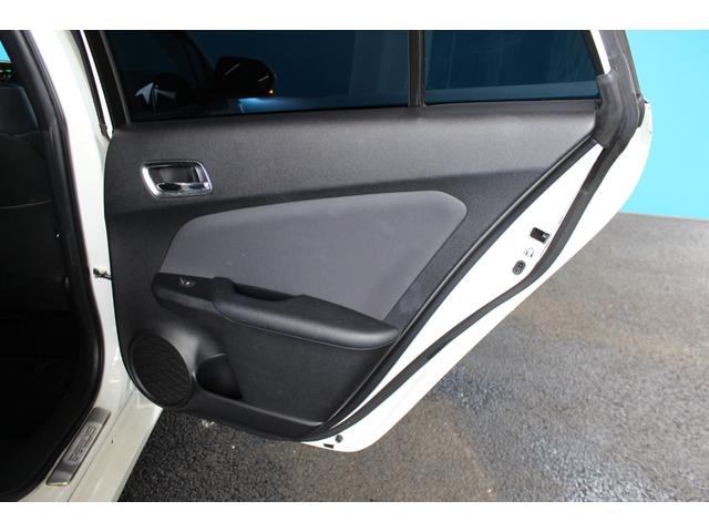 プリウス Ａツーリングセレクション　禁煙車／セーフティセンス／レーダークルーズ／クリアランスソナー／バックカメラ／純正９インチナビ／革シート／シートヒーター／社外ＣＡＲＬＳＳＯＮ１９ＡＷ／Ｂｌｕｅｔｏｏｔｈ／ドラレコ／ＥＴＣ／ダウンサス（47枚目）