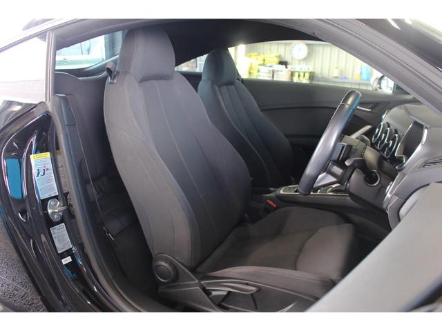 【禁煙車】車内は勿論、シートの焦げ跡や嫌な臭いも御座いません！ご不明点やご来店のお際は是非お電話でご連絡下さい！