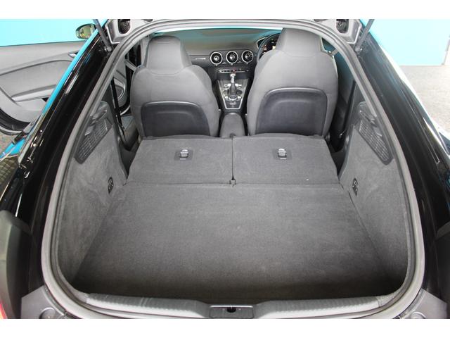ラゲッジスペースも充実しております！シートアレンジ次第では大きな荷物も積めますよ！ご不明点やご来店のお際は是非お電話でご連絡下さい！