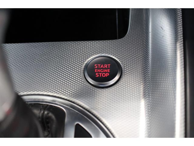 【スマートキー】キーを携帯しているだけで、ドアロックの開閉並びにエンジンの始動が可能な装備です！プッシュスタートですのでエンジンの始動もボタンを押すだけです！