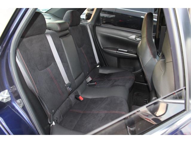 インプレッサ WRX STi 禁煙車/6速MT車/RECARO製バケットシート/大型リアスポイラー/STRADA製7インチナビ/STI18インチアルミホイール/4WD/ターボ/HIDヘッドライト/プッシュスタート/ETC/(8枚目)