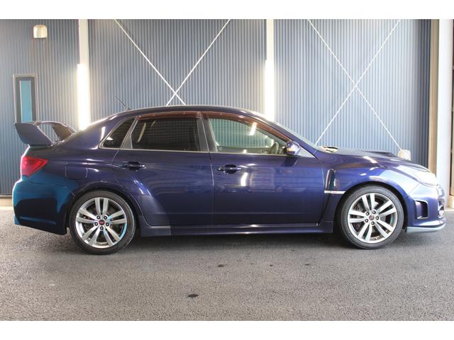 インプレッサ WRX STi 禁煙車/6速MT車/RECARO製バケットシート/大型リアスポイラー/STRADA製7インチナビ/STI18インチアルミホイール/4WD/ターボ/HIDヘッドライト/プッシュスタート/ETC/(20枚目)