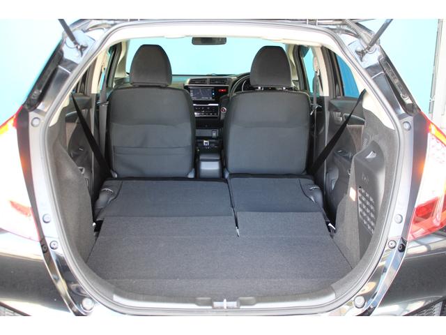 フィットハイブリッド Fパッケージ 禁煙車/純正ナビ/バックカメラ/フルセグ/LEDヘッドライト/ブルートゥース接続可/プッシュスタート/オートライト/ETC/(9枚目)