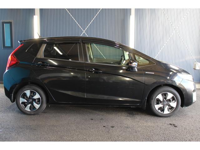 フィットハイブリッド Fパッケージ 禁煙車/純正ナビ/バックカメラ/フルセグ/LEDヘッドライト/ブルートゥース接続可/プッシュスタート/オートライト/ETC/(31枚目)