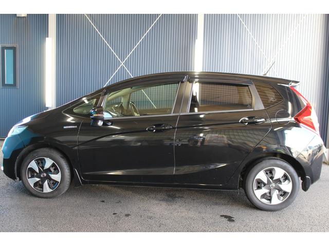 フィットハイブリッド Fパッケージ 禁煙車/純正ナビ/バックカメラ/フルセグ/LEDヘッドライト/ブルートゥース接続可/プッシュスタート/オートライト/ETC/(32枚目)