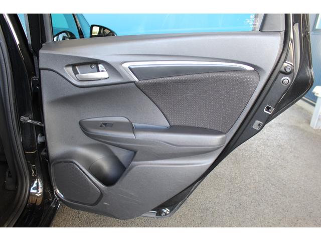 フィットハイブリッド Fパッケージ 禁煙車/純正ナビ/バックカメラ/フルセグ/LEDヘッドライト/ブルートゥース接続可/プッシュスタート/オートライト/ETC/(44枚目)