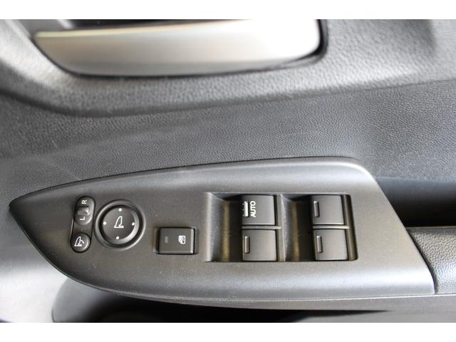 フィットハイブリッド Fパッケージ 禁煙車/純正ナビ/バックカメラ/フルセグ/LEDヘッドライト/ブルートゥース接続可/プッシュスタート/オートライト/ETC/(63枚目)