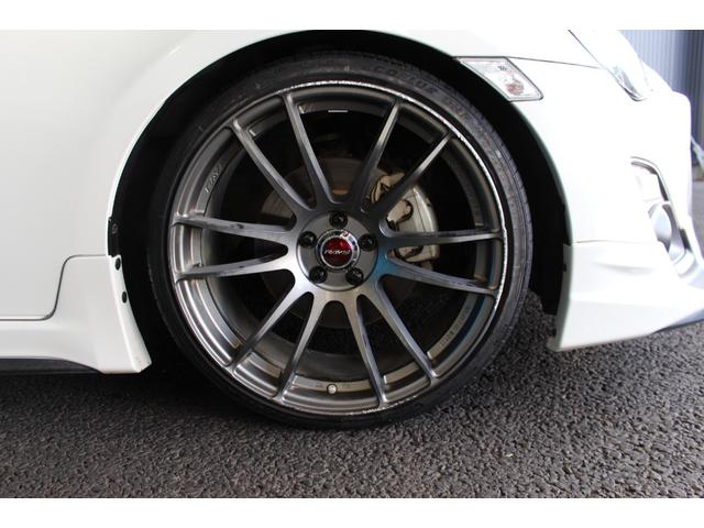 86 GT 禁煙車/6速MT車/TRDエアロ/RAYS19インチアルミホイール/HKS車高調/純正ナビ/バックカメラ/フルセグ/プッシュスタート/HIDヘッドライト/ブルートゥース接続/ETC/オートライト(13枚目)
