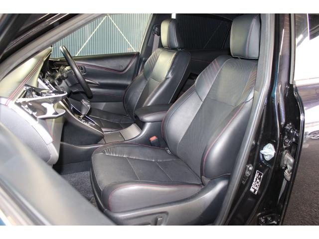 【魅力の革シート】しわや擦れも少なく革の状態が非常に良いお車です！ご不明点やご来店のお際は是非お電話でご連絡下さい！