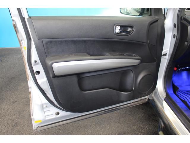 エクストレイル ２０ＧＴ　純正ＨＤＤナビ／禁煙／ルーフレール／バックカメラ／ターボ／ディーゼル／４ＷＤ／ＥＴＣ／社外１７インチＡＷ／ＨＩＤヘッドライト／寒冷地仕様／ミュージックプレイヤー接続／オートクルーズコントロール／（22枚目）