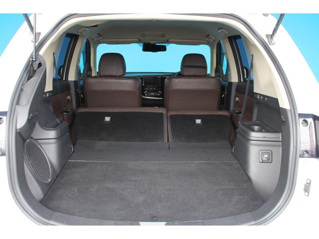 幅・奥行き共に十分なスペースを確保したトランクルームです！日常のお買い物や旅行にも対応したスペースを確保していますので是非現車を確認して下さい！