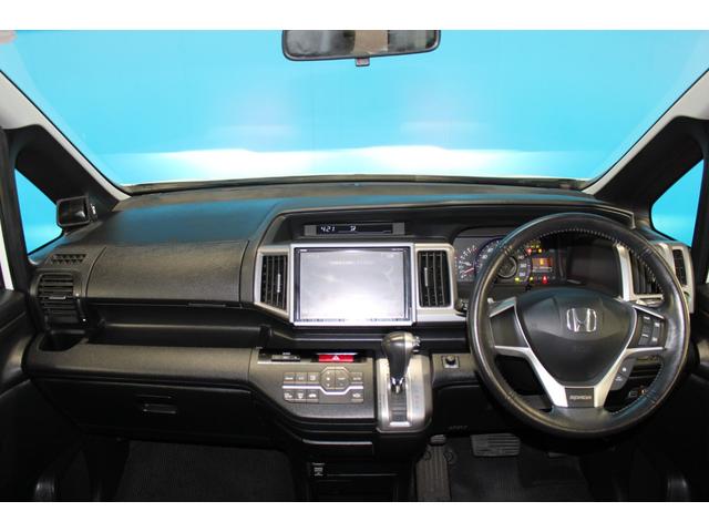 ステップワゴンスパーダ Ｚ　クールスピリット　禁煙車／後期型／７人乗り／後席モニター／純正９インチナビ／バックカメラ／フルセグ／両側パワースライドドア／クルーズコントロール／ＨＩＤヘッドライト／パドルシフト／ＥＴＣ／コーナーセンサー（7枚目）